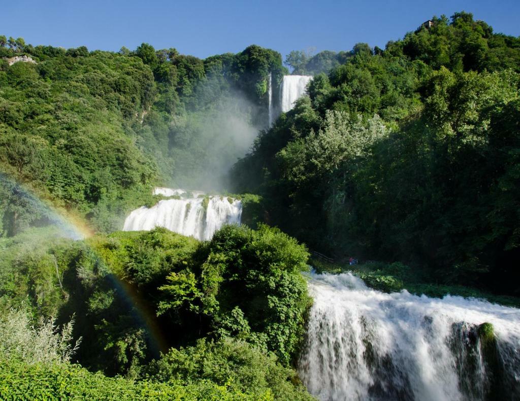 Hotel Il Casolare Della Cascata à Terni Extérieur photo